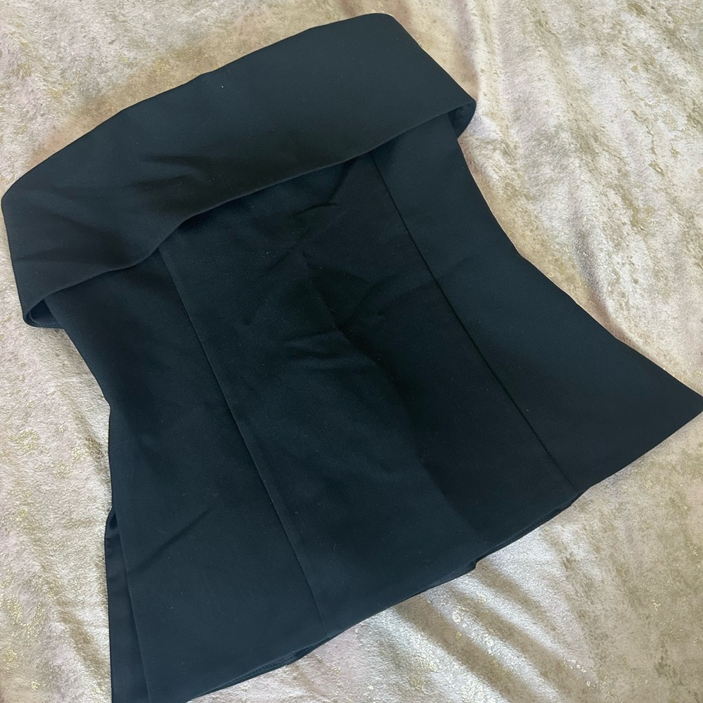 Never worn Aritzia top size small